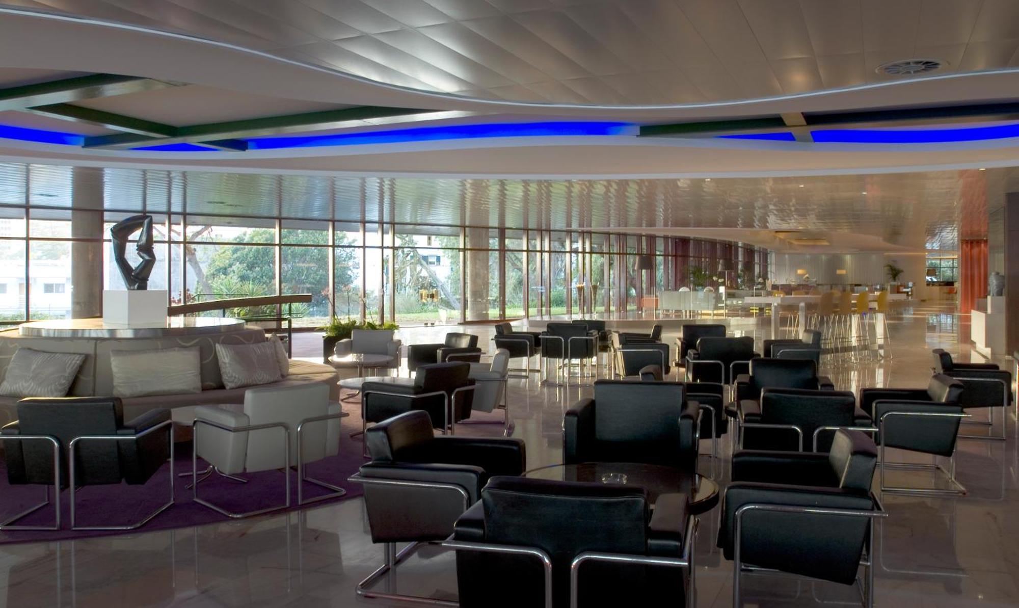 Pestana Casino Park Hotel & Casino Funchal Dış mekan fotoğraf The lounge at the airport