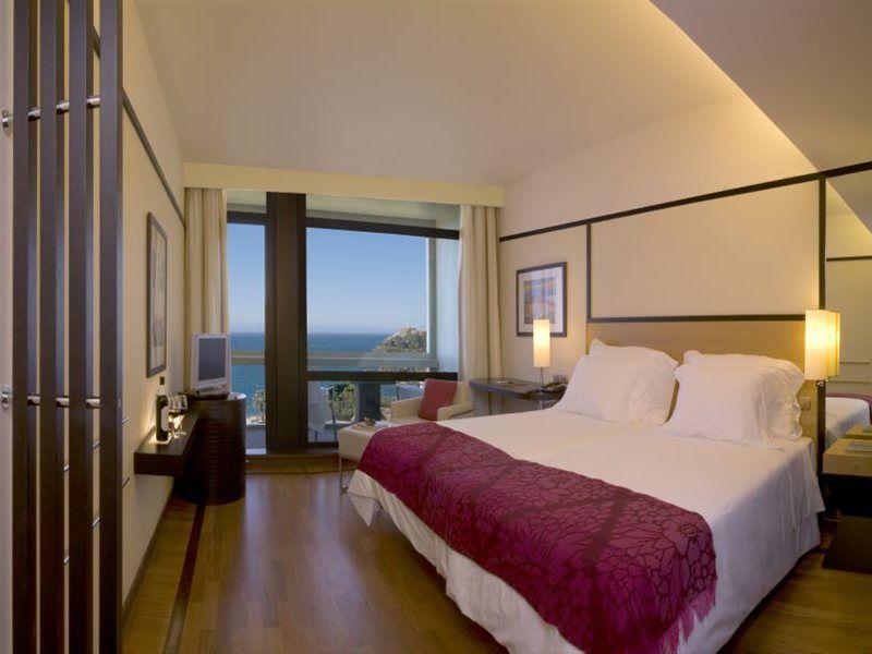 Pestana Casino Park Hotel & Casino Funchal Dış mekan fotoğraf A room at the hotel